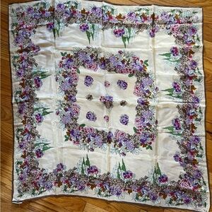 Oscar de la Renta 100% silk scarf w/flowers. Hydrangeas.